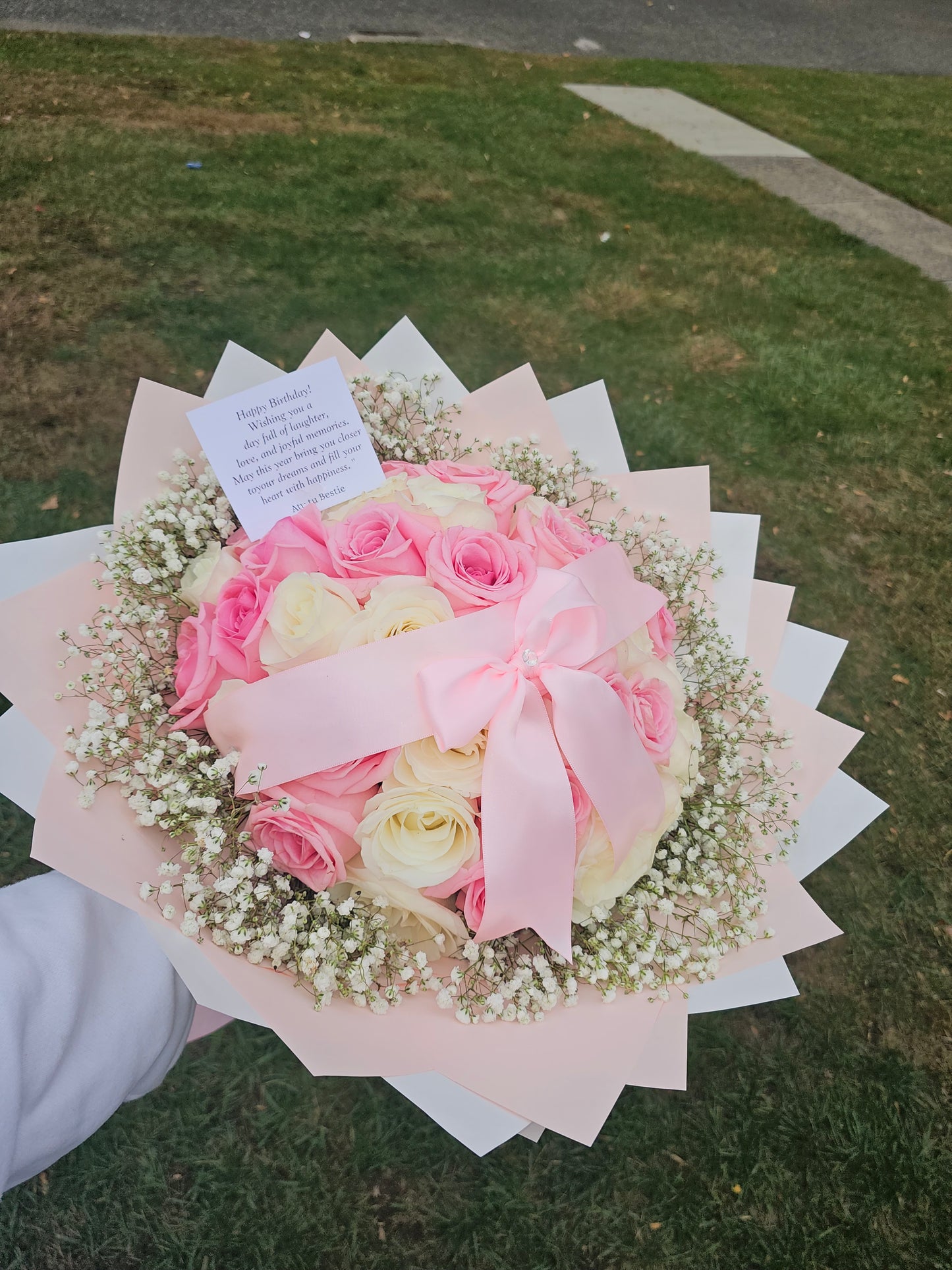 Ramo Espectacular de 40 Rosas Rosadas y Blancas | Elegancia y Dulzura Long Island NY