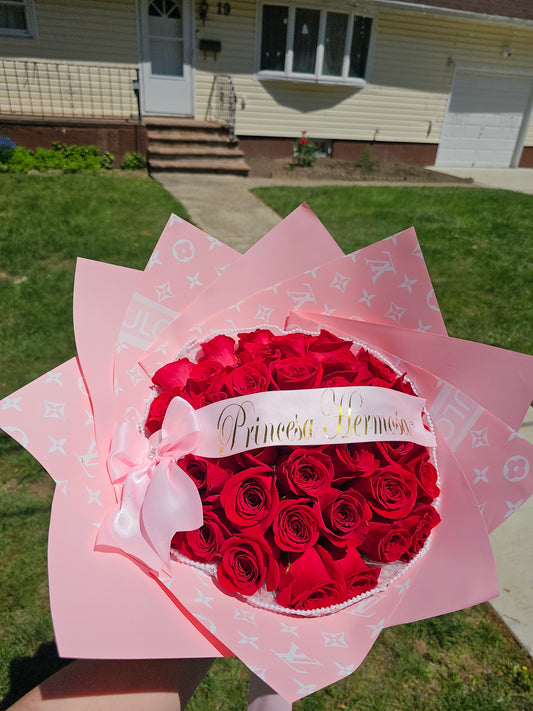 Ramo Elegante de Rosas Rojas Premium