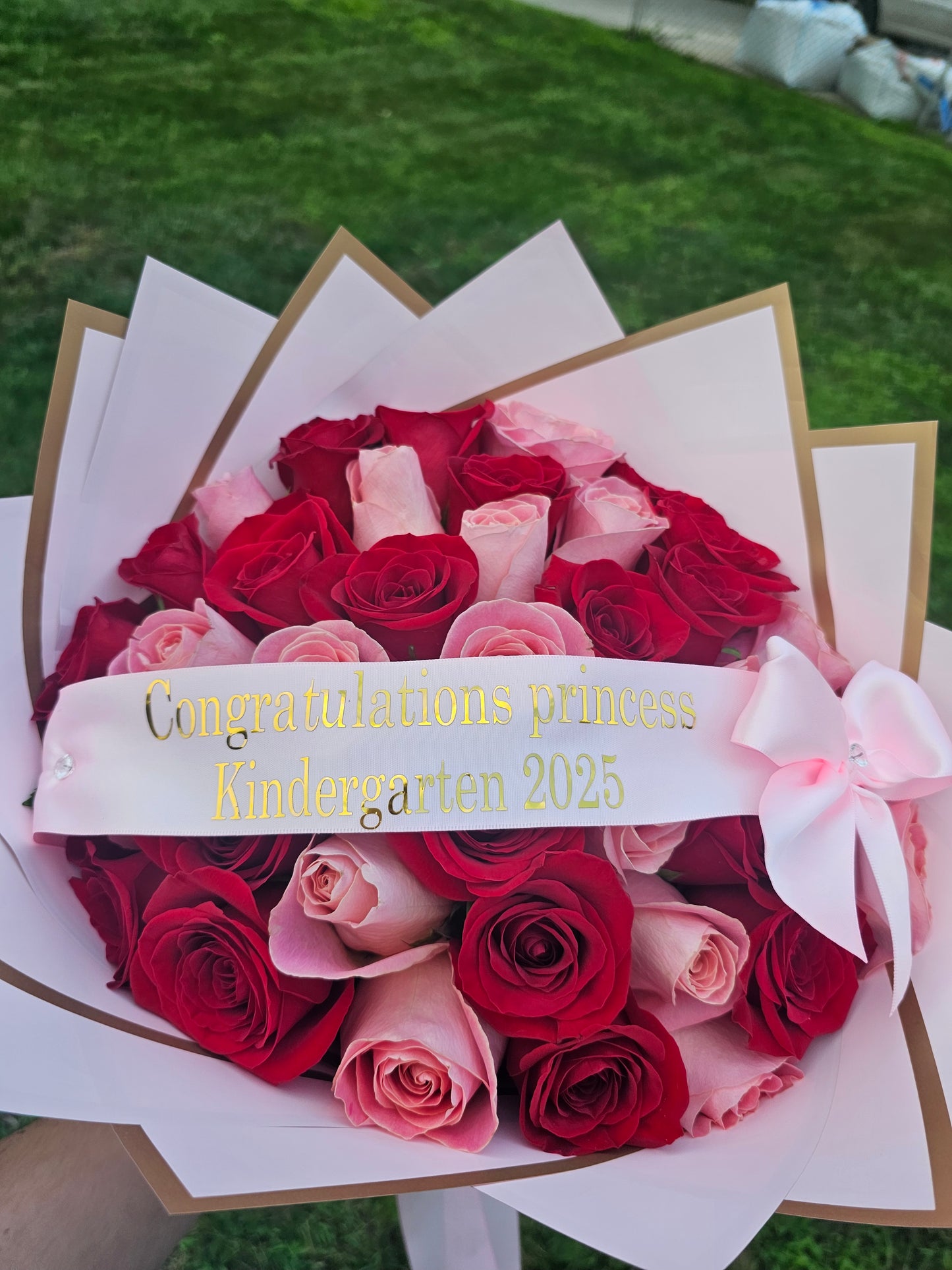 Ramo Romántico de Rosas Rosadas y Rojas