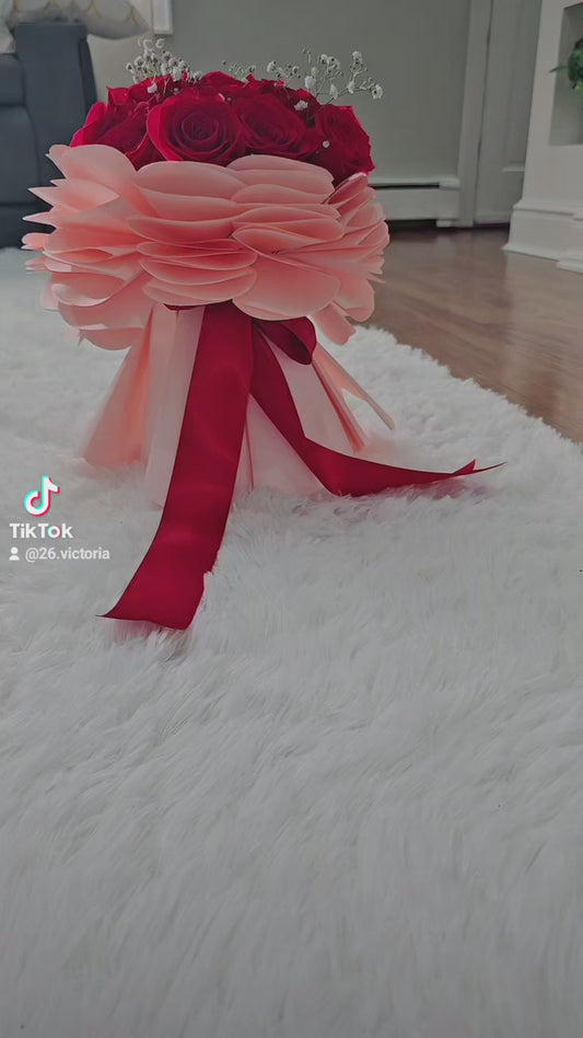 Ramo de 12 Rosas Rojas Naturales - Frescas y Elegantes