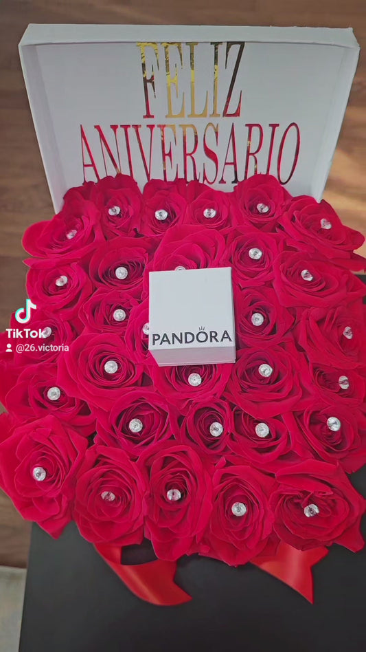 Caja de Lujo con 40 Rosas y Anillo Pandora | Regalo Extraordinario Long Island NY