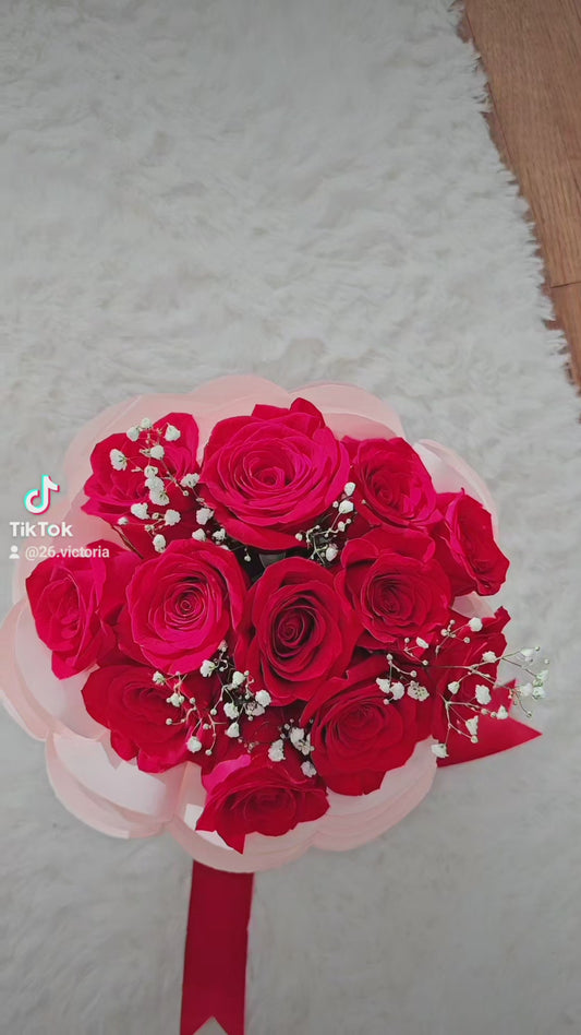 Ramo de 12 Rosas Rojas Naturales - Frescas y Elegantes