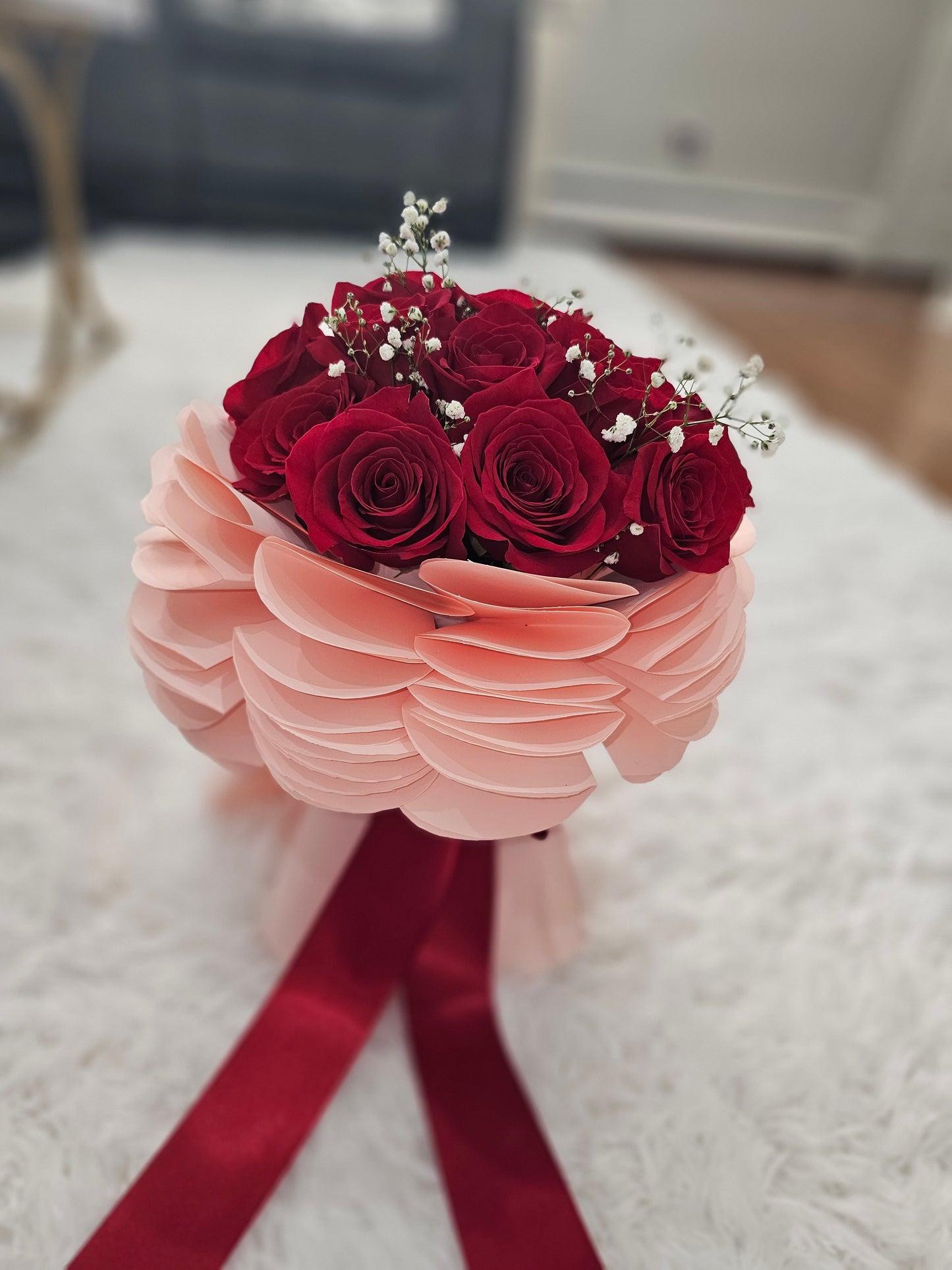 Ramo de 12 Rosas Rojas Naturales - Frescas y Elegantes