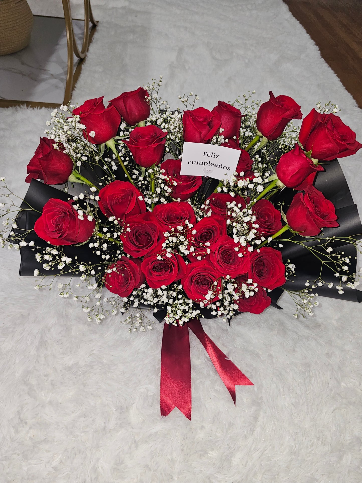Ramo de 25 Rosas Frescas | Amor Generoso Long Island NY