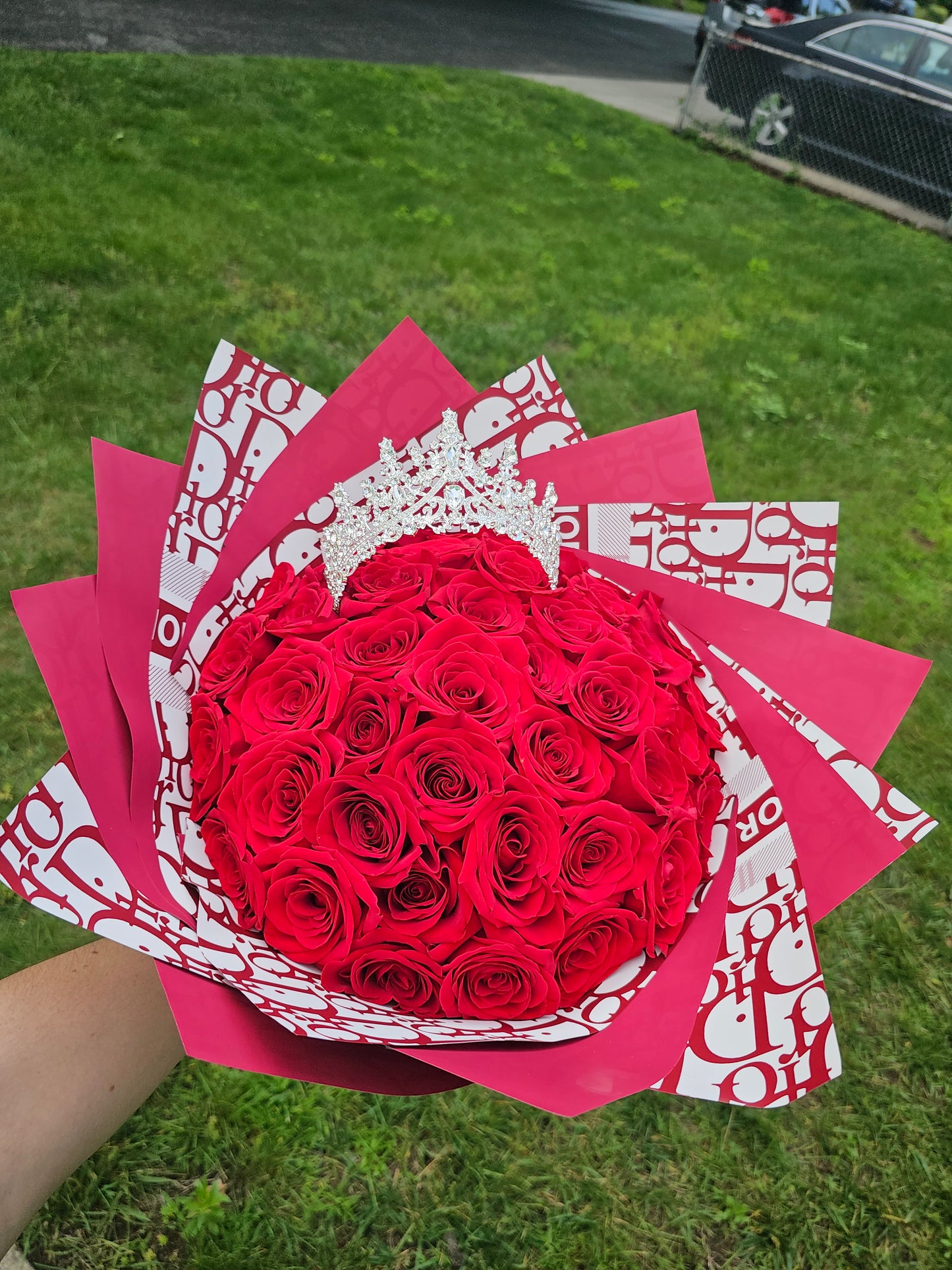 Arreglo de 50 Rosas Frescas | Cumpleaños Especiales Long Island NY