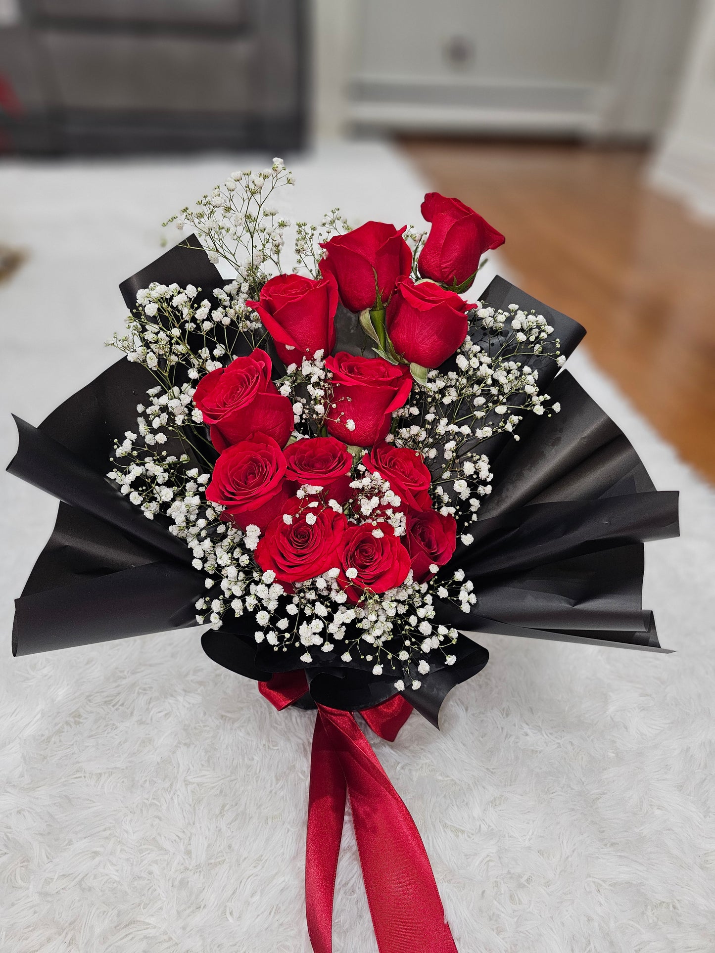 Ramo Clásico de 12 Rosas Rojas Naturales - Elegancia Atemporal