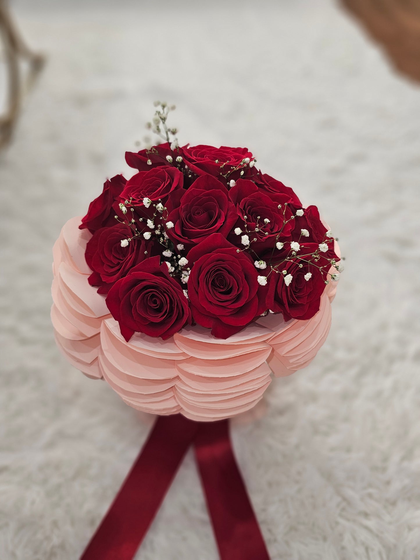 Ramo de 12 Rosas Rojas Naturales - Frescas y Elegantes