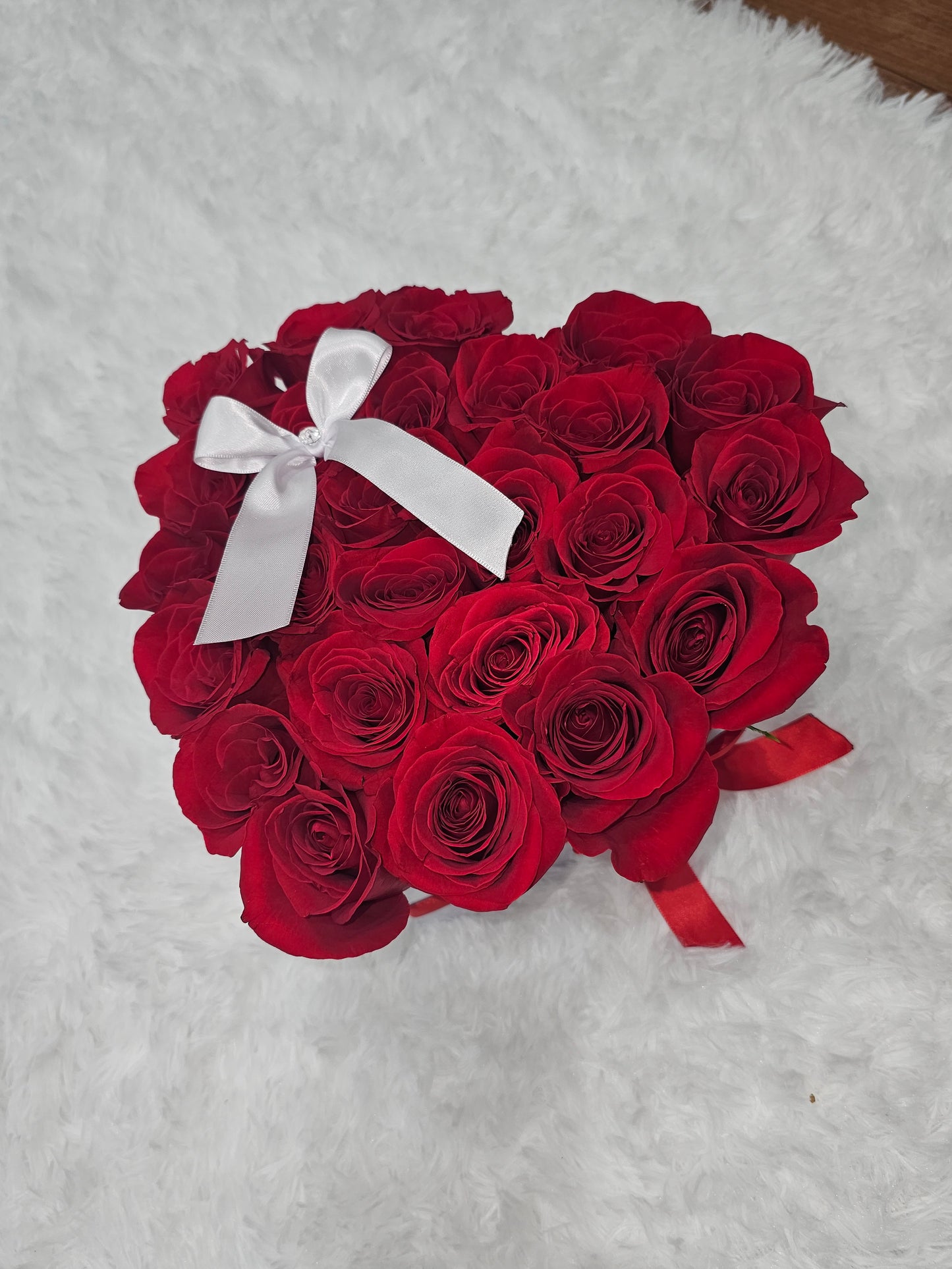 Caja Elegante con 25 Rosas | Presentación de Lujo Long Island NY