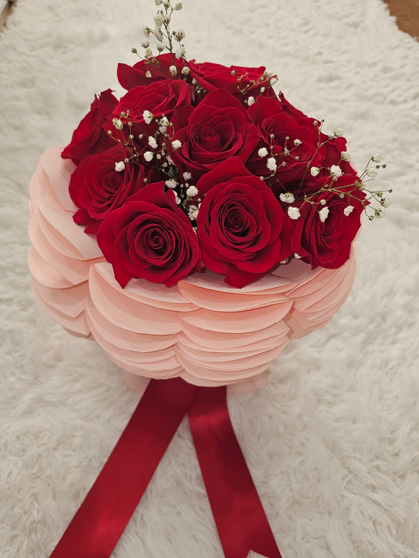 Ramo de 12 Rosas Rojas Naturales - Frescas y Elegantes