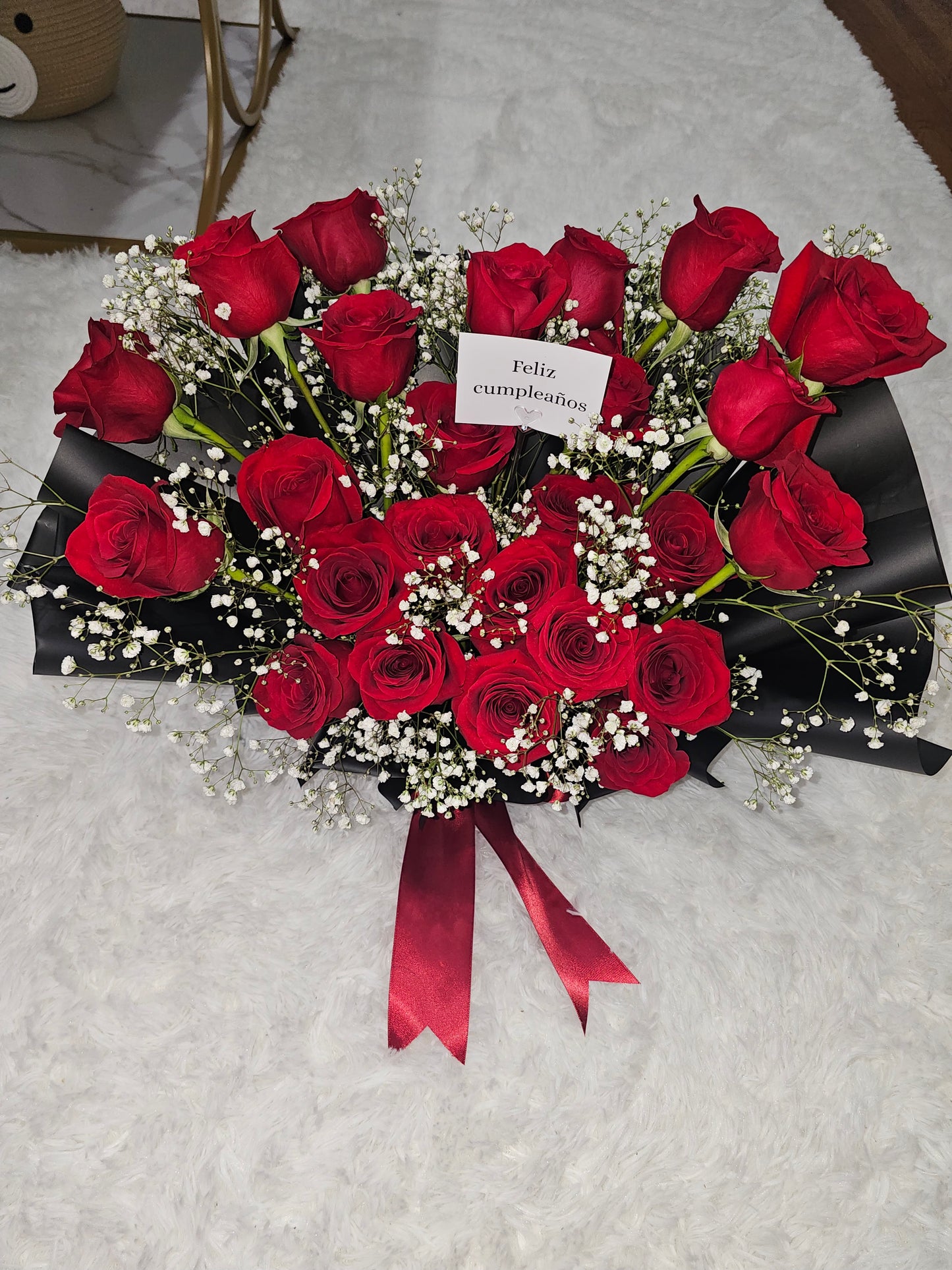 Ramo de 25 Rosas Frescas | Amor Generoso Long Island NY