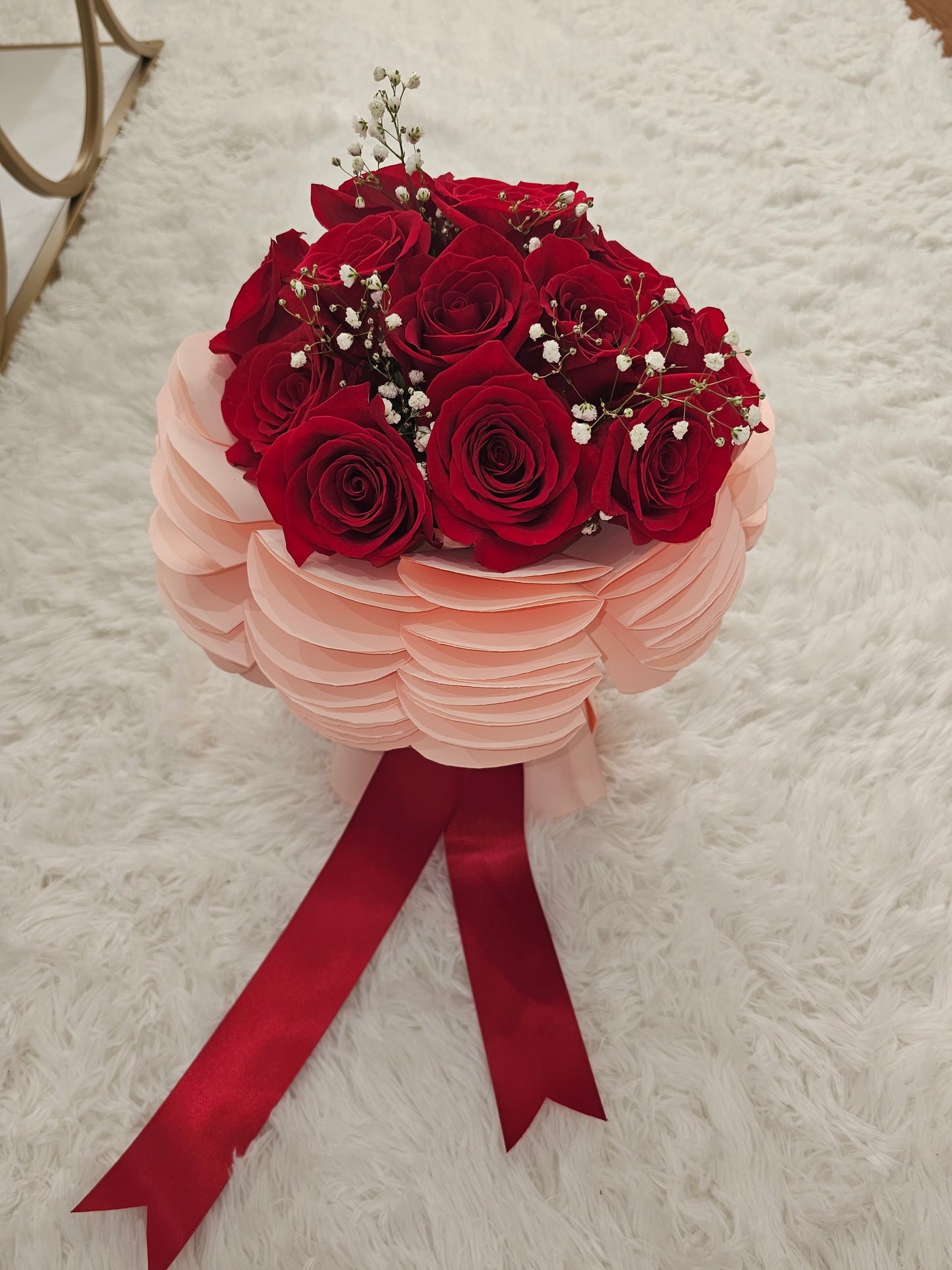 Ramo de 12 Rosas Rojas Naturales - Frescas y Elegantes