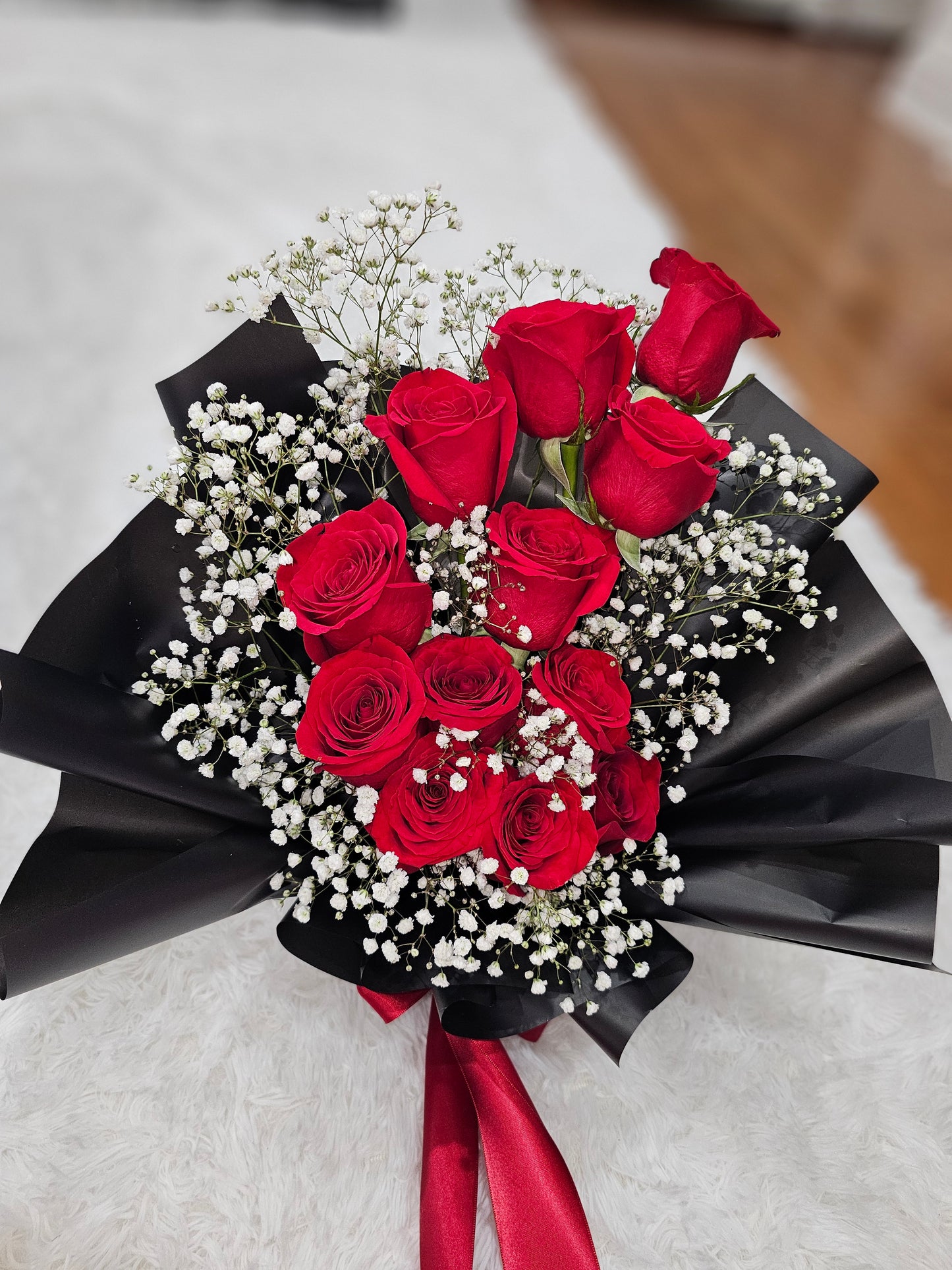 Ramo Clásico de 12 Rosas Rojas Naturales - Elegancia Atemporal