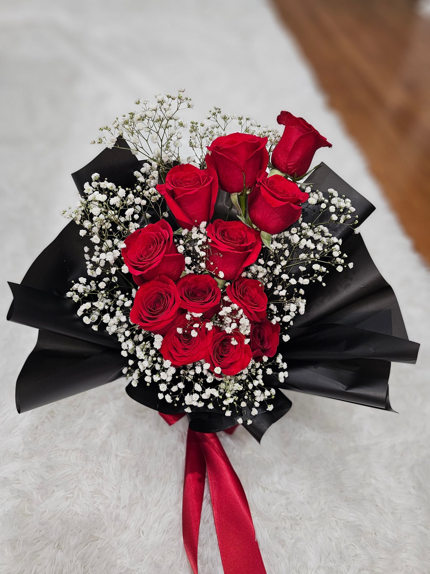 Ramo Clásico de 12 Rosas Rojas Naturales - Elegancia Atemporal