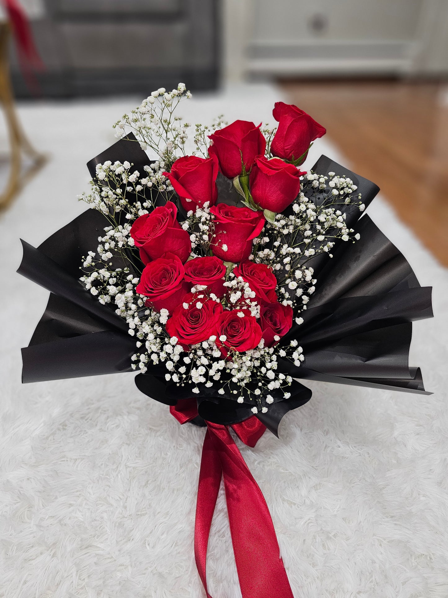 Ramo Clásico de 12 Rosas Rojas Naturales - Elegancia Atemporal